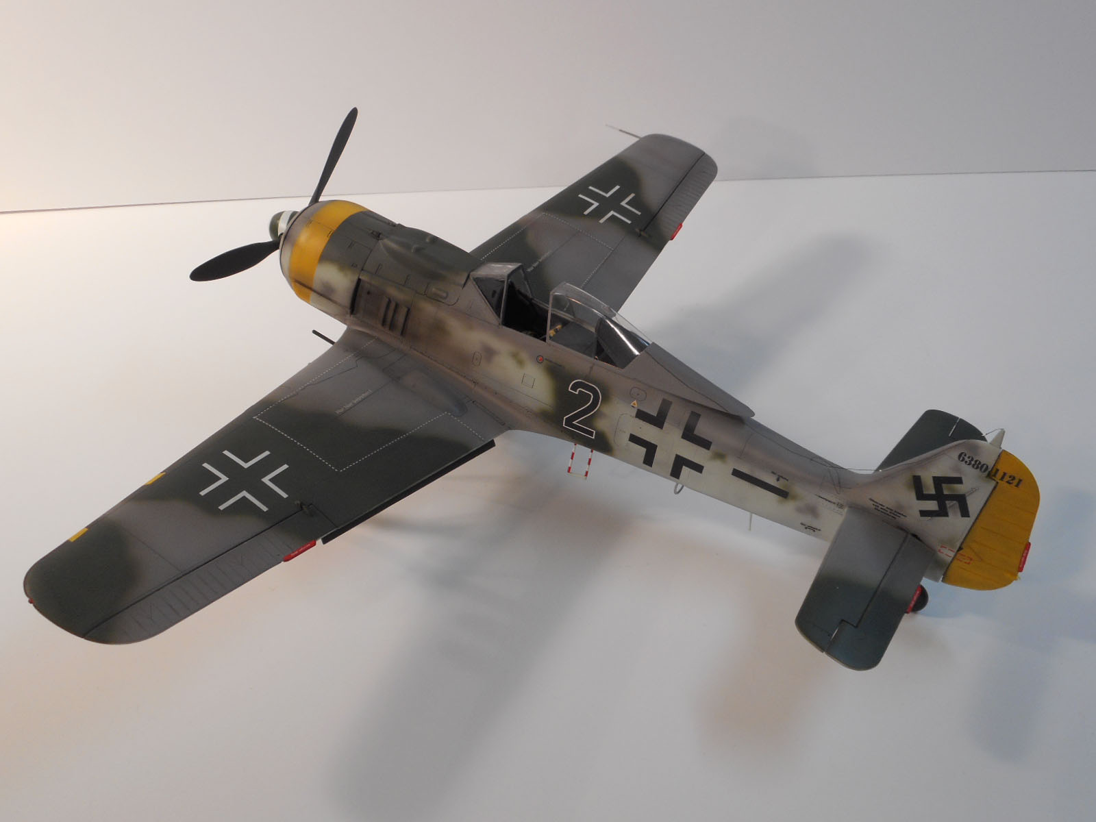 Revell 4869 1/32 Fw 190F-8 Photo Feature Image