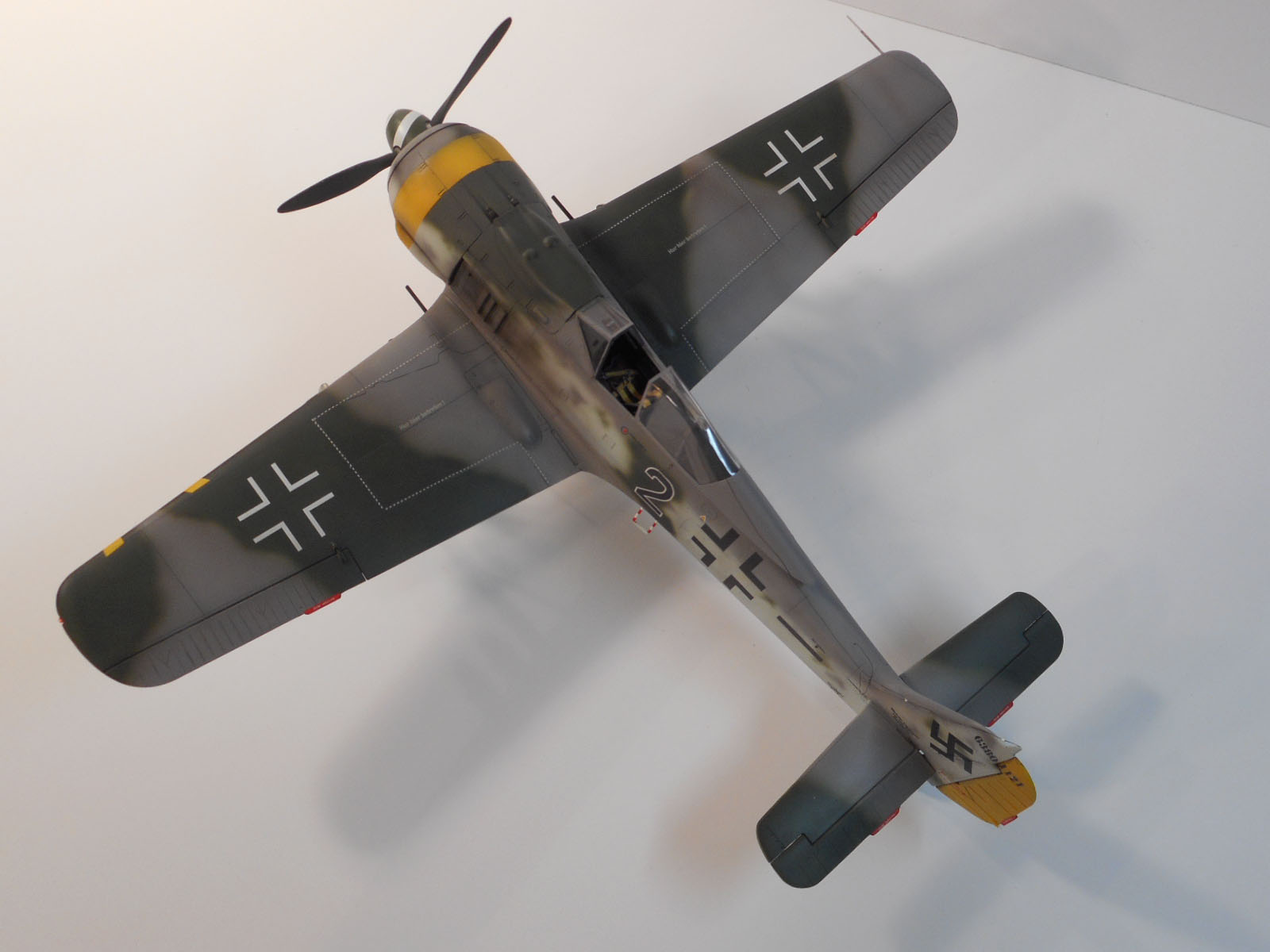 Revell 4869 1/32 Fw 190F-8 Photo Feature Image