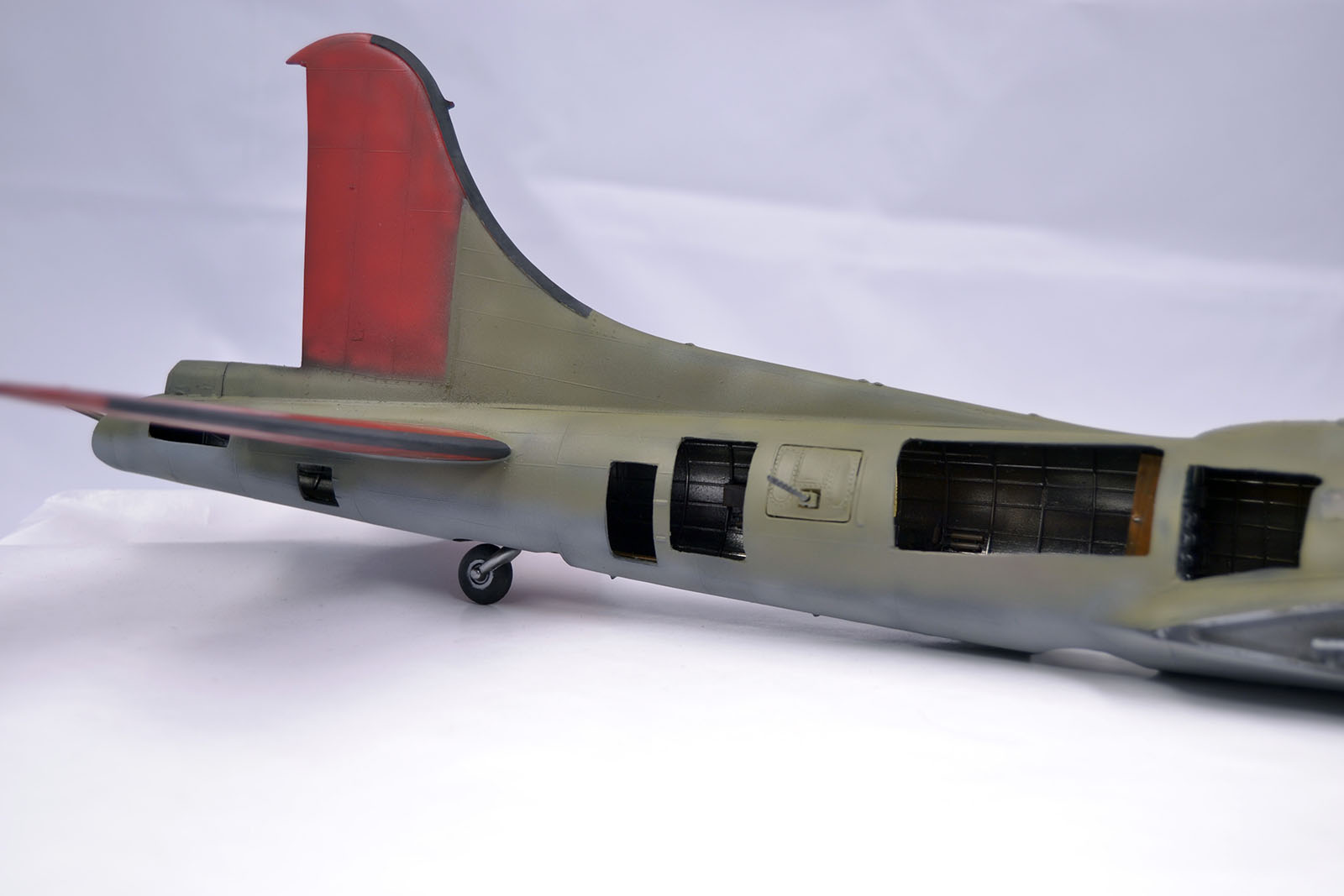 Revell 1/48 B-17G Flying Fortress Build Review Image