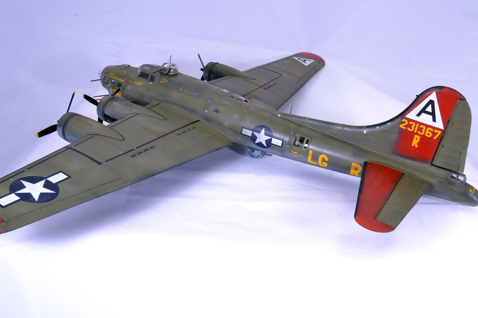 Revell 1/48 B-17G Flying Fortress Build Review Image