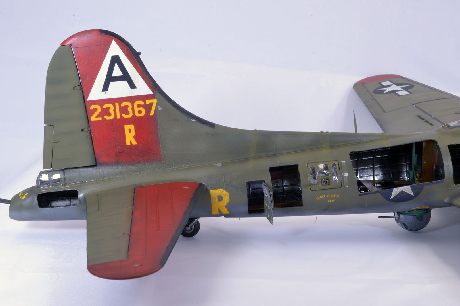 Revell 1/48 B-17G Flying Fortress Build Review Image