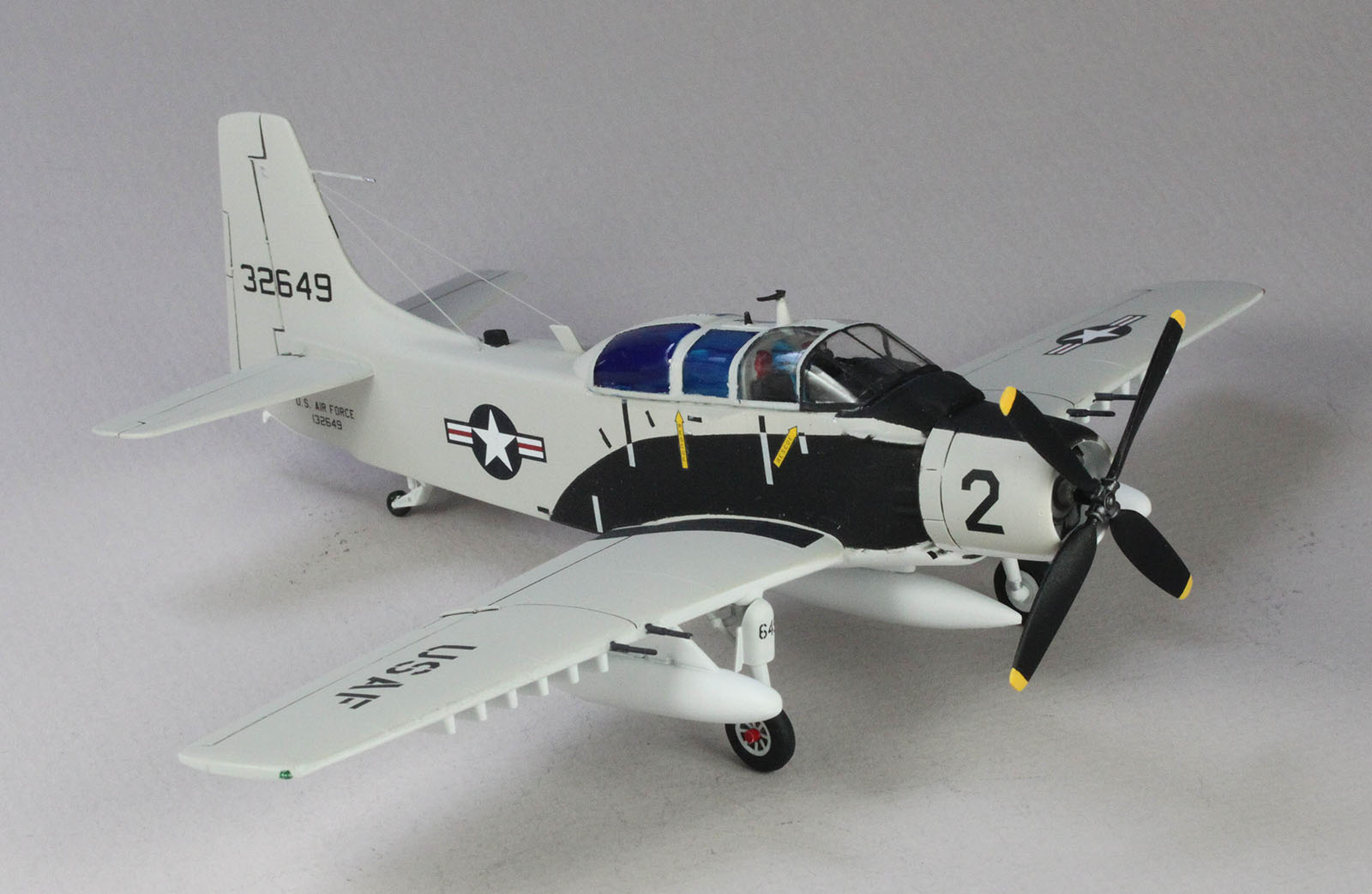 Monogram 1/72 A-1E Skyraider 'Medal of Honor' Build Review Image