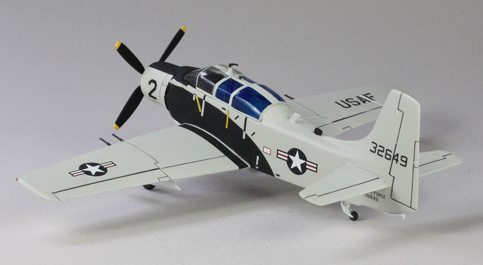 Monogram 1/72 A-1E Skyraider 'Medal of Honor' Build Review Image