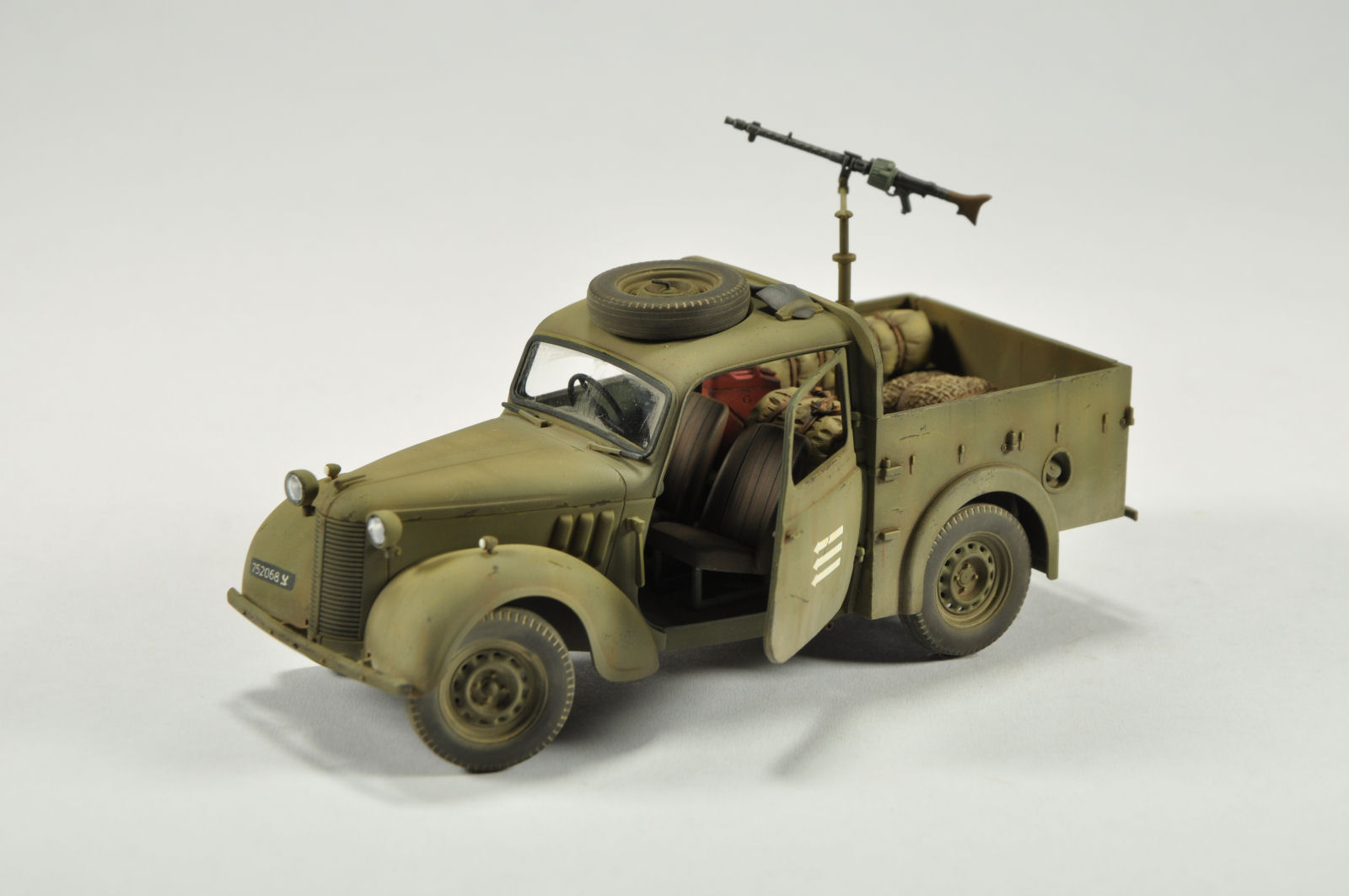 Tamiya 35308 1/35 British Light Utility Car Build Review Image