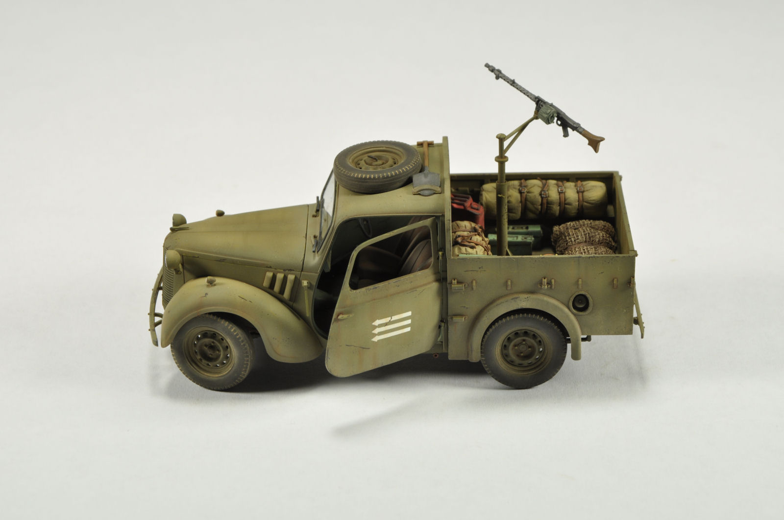 Tamiya 35308 1/35 British Light Utility Car Build Review Image