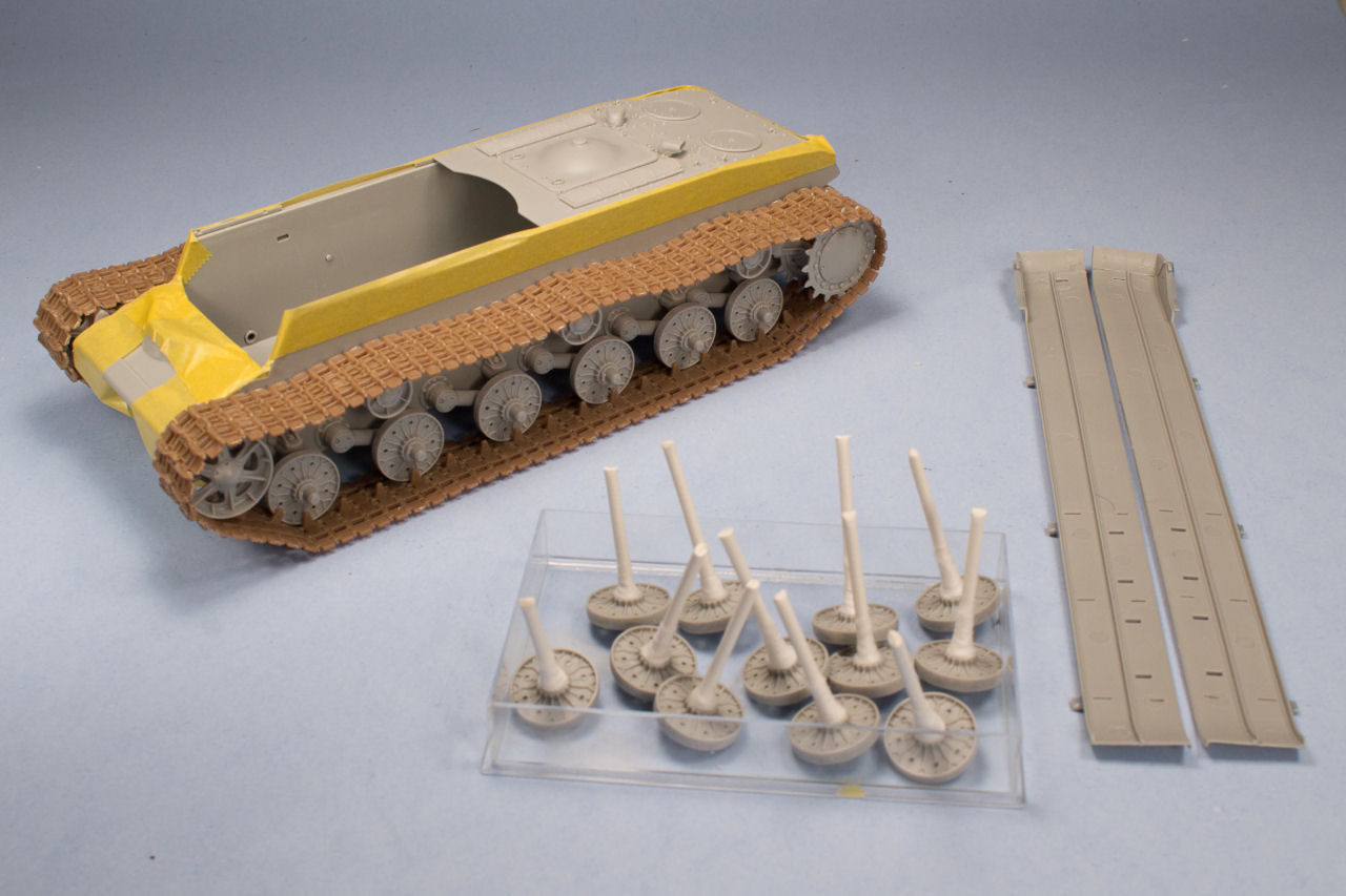 Trumpeter 1/35 Soviet SU-152 Late Quick Build Image