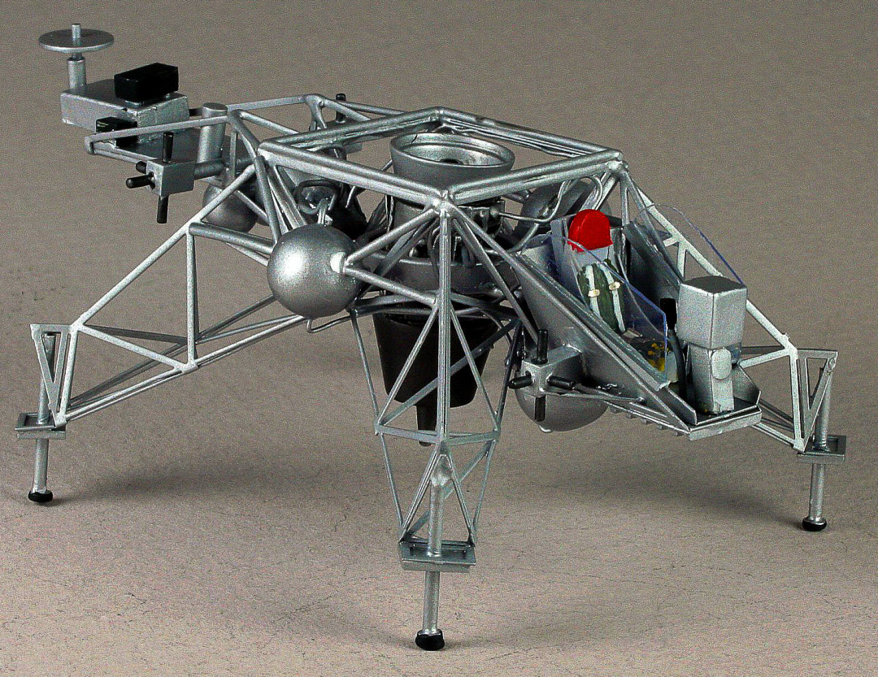 Three Stooges Productions 1/72 Lunar Landing Research Vehicle (LLRV) Photo Feature Image