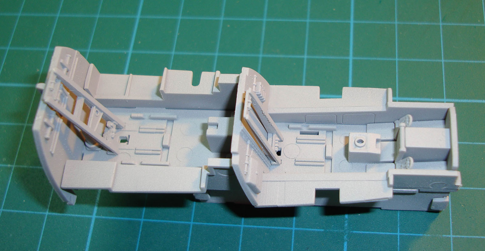 Zoukei-Mura 48004 1/48 F-4J Phantom II Build Image 01