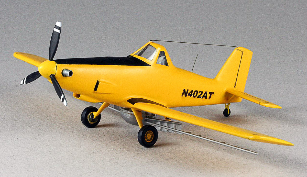 Zvezda 1/100 Dusty Crophopper/Air Tractor 402 Build Review Image 10
