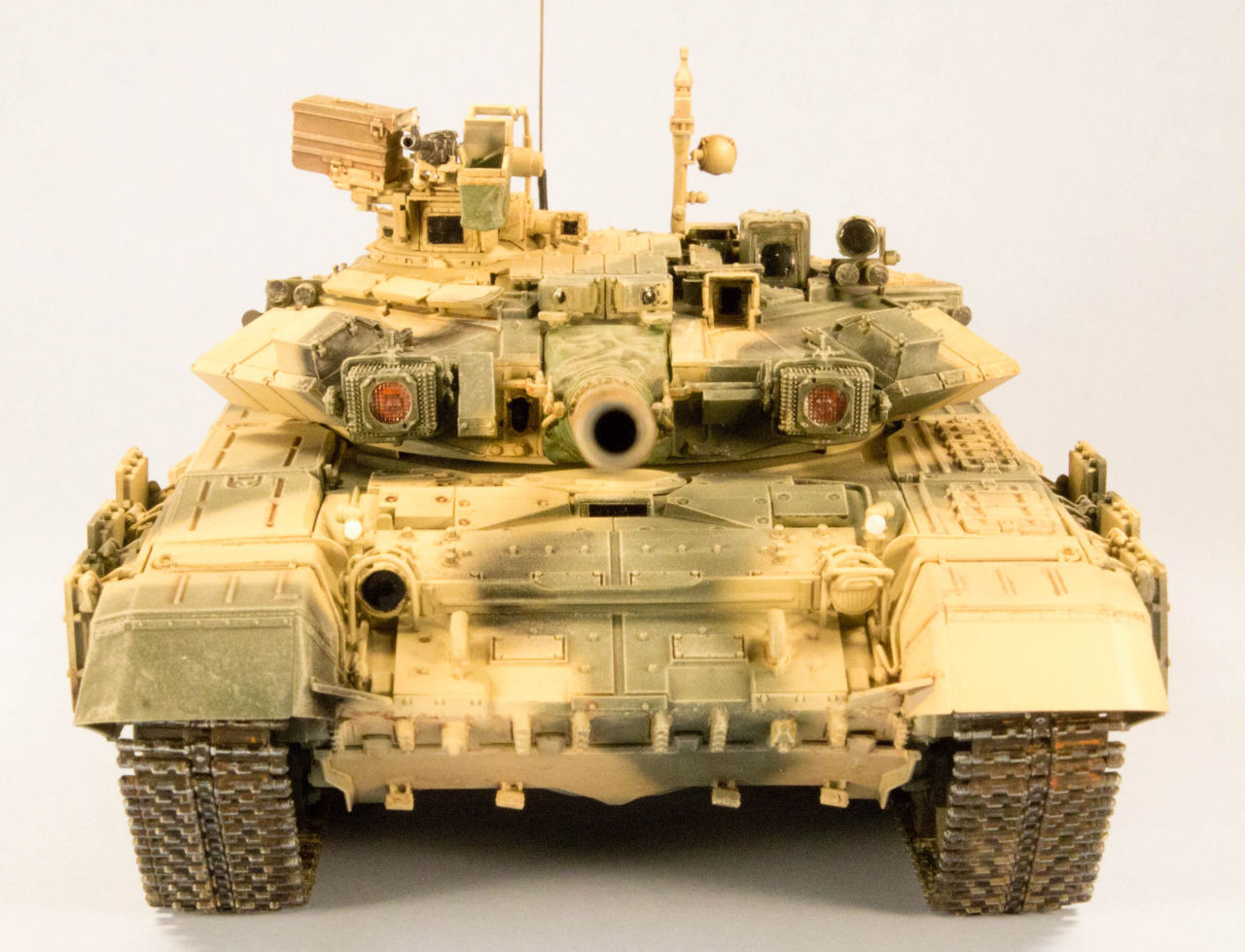Zvezda 1/35 T-90 Main Battle Tank Build Review Image