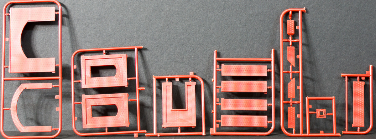 MiniArt 72031 1/72 Building With Garage Kit First Look Image 02