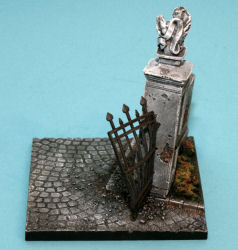 Damaged European Gate (Summer Version) Pre-Finished Display