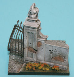 Damaged European Gate (Summer Version) Pre-Finished Display