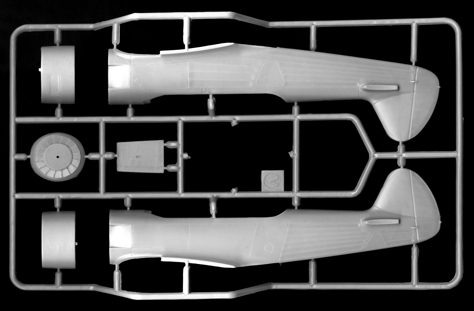 A&A Model 4801 1/48 Yak-11 Military Trainer Parts Image 01