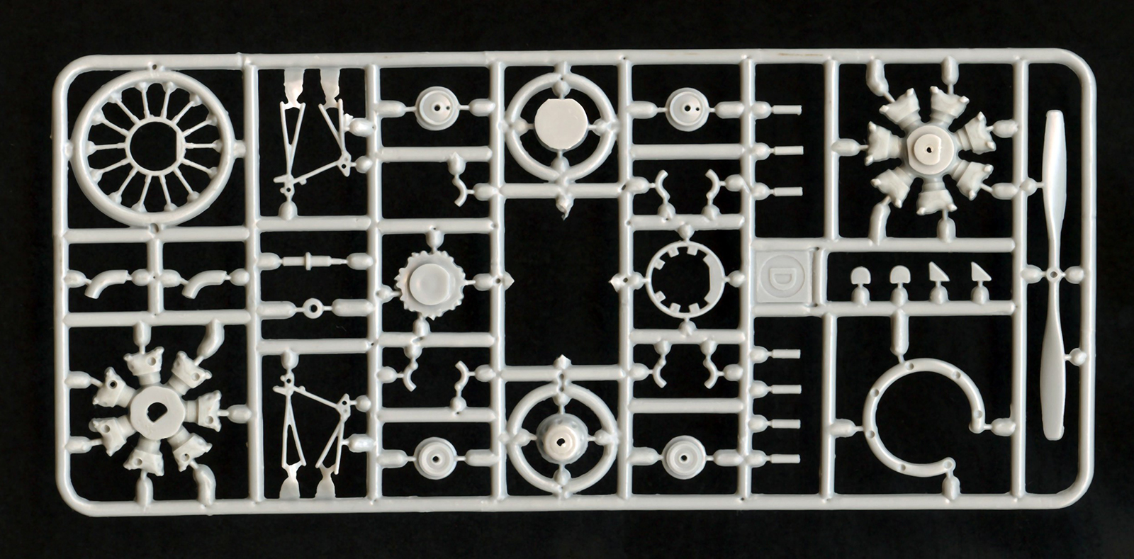 A&A Model 4801 1/144 An-22 Heavy Turboprop Transport Parts Image 04