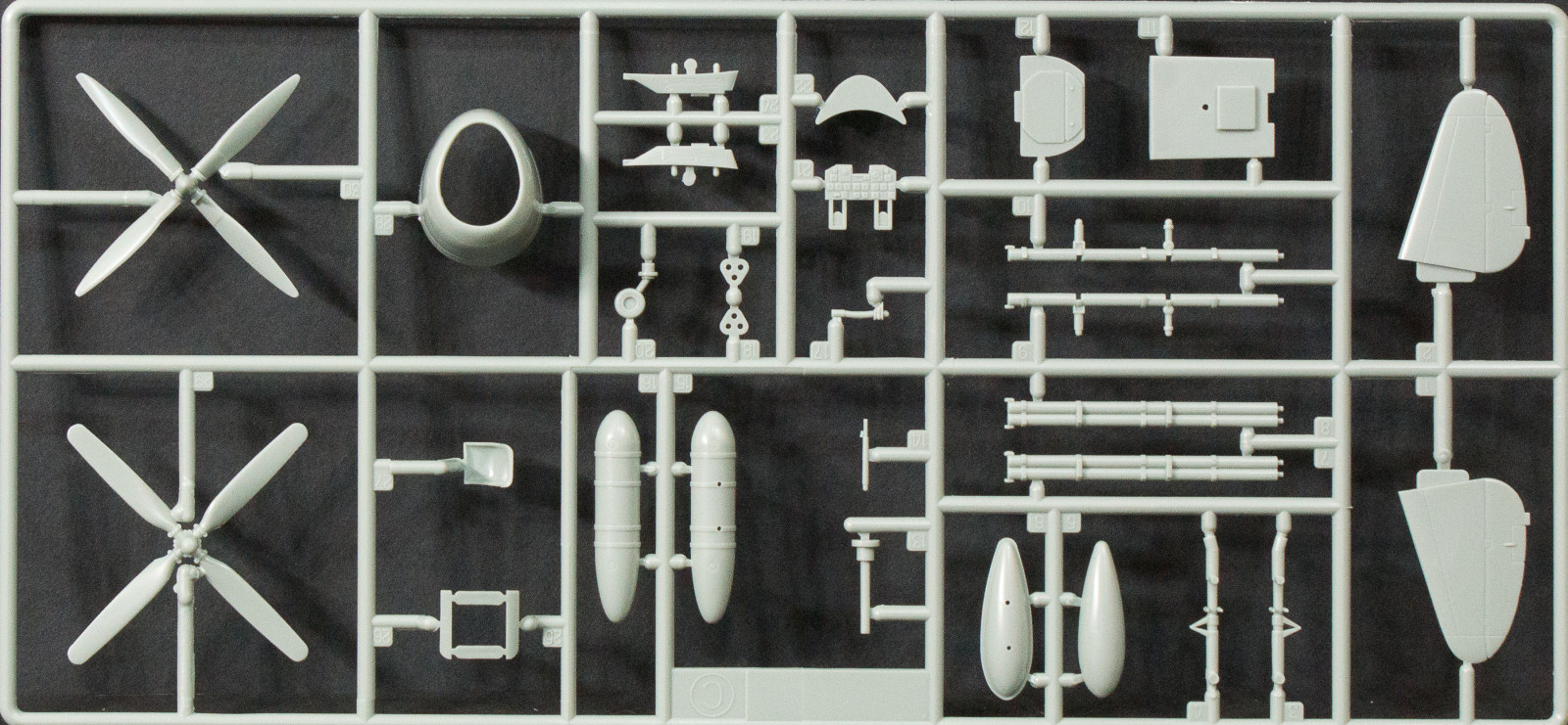 Academy 12492 1/72 P-47D Razorback Thunderbolt First Look Image 03