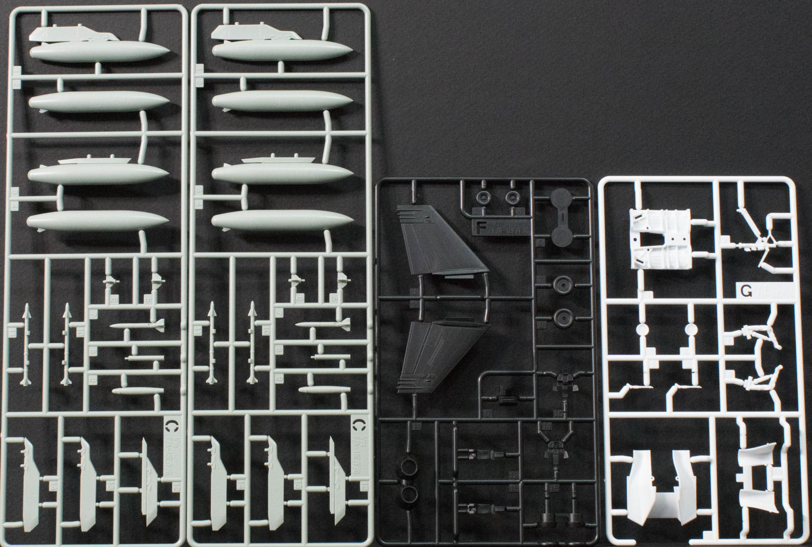 Academy 12535 1/72 F/A-18F Super Hornet VFA-103 Parts Image 02