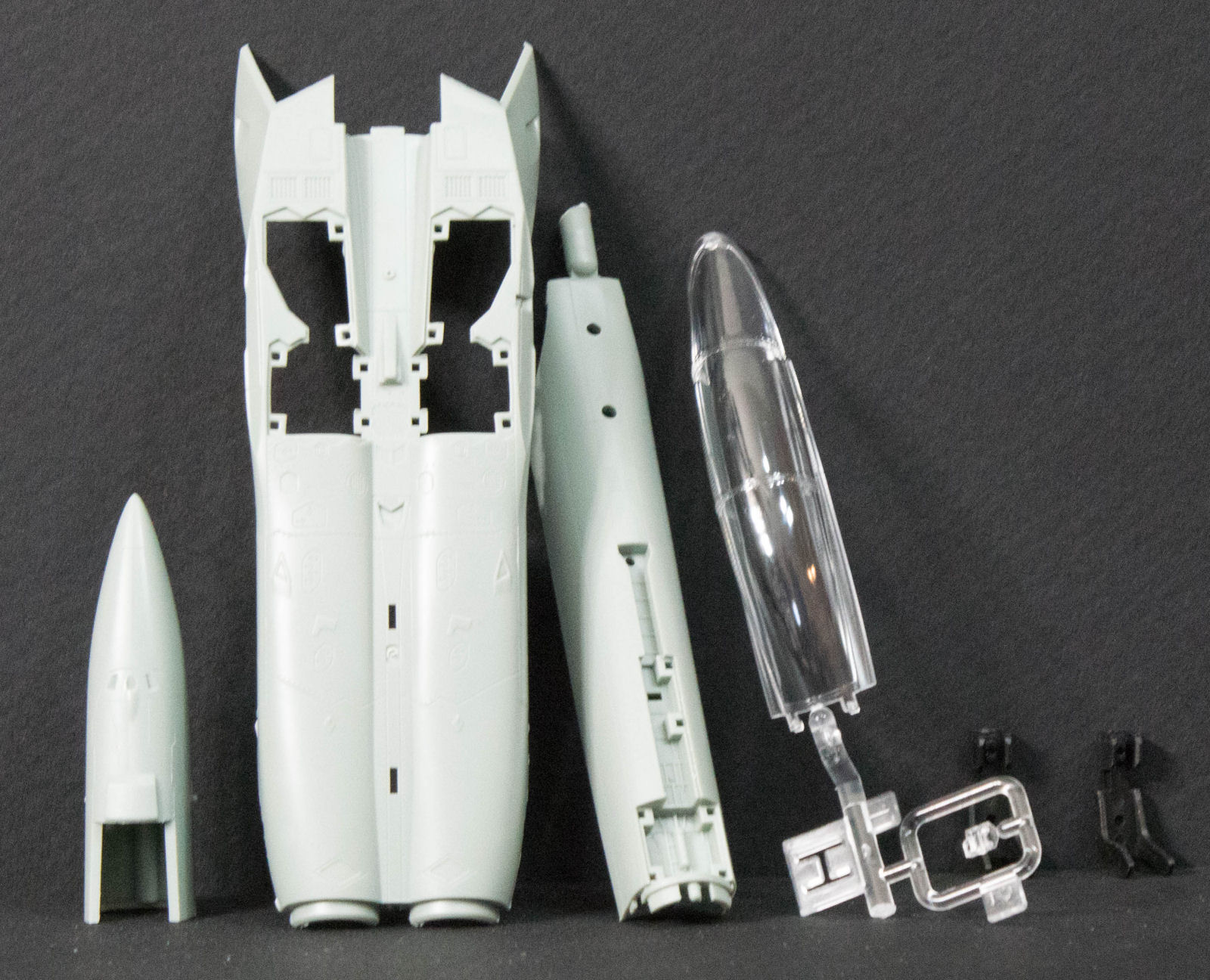 Academy 12535 1/72 F/A-18F Super Hornet VFA-103 Parts Image 03