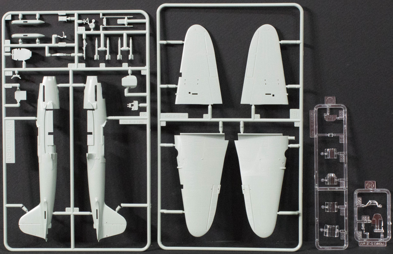 MRC/Academy 12538 1/72 Il-2m Shturmovik/Panther Ausf.D Parts Image 01