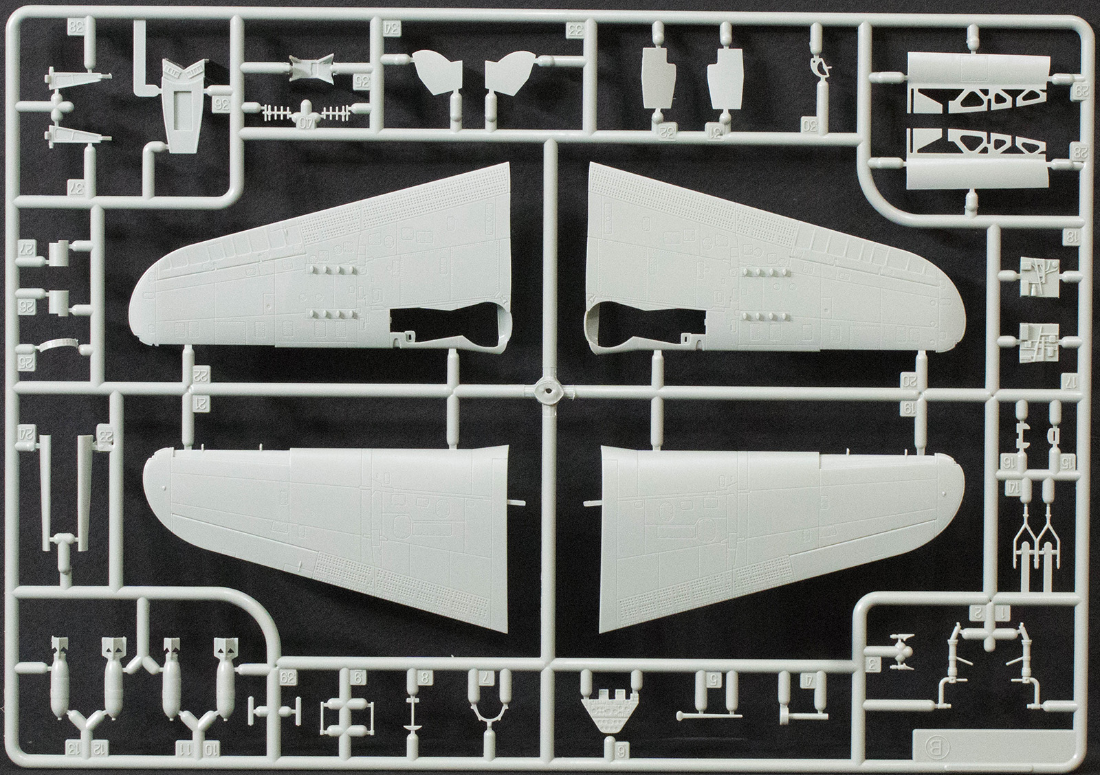 Academy 12545 1/72 SB2C-4 Helldiver 'Operation Iceberg' Parts Image 02
