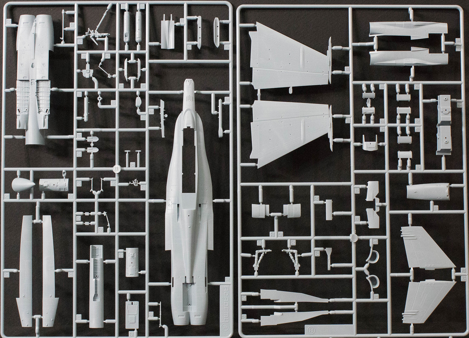 Academy 12564 1/72 F/A-18C Hornet Parts Image 01