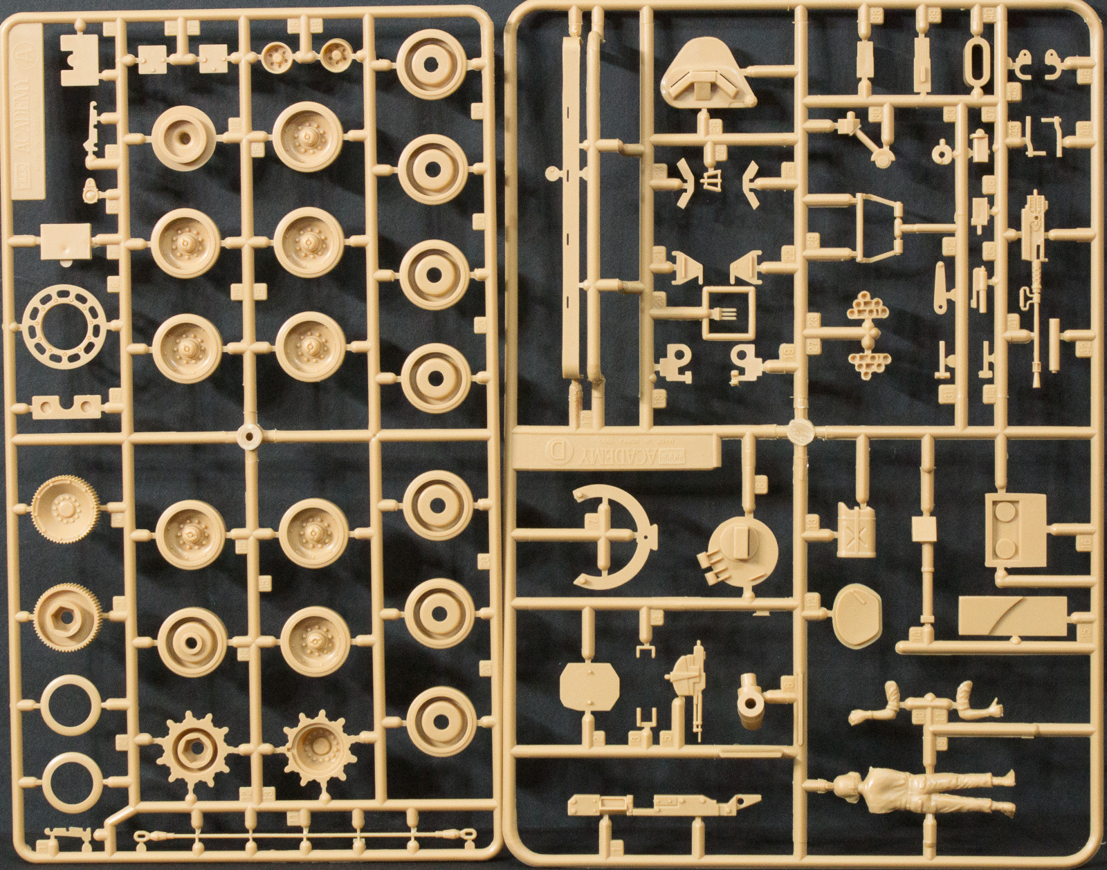 Academy 13202 1/35 M1A1 Abrams 'Iraq 2003' Parts Image 02