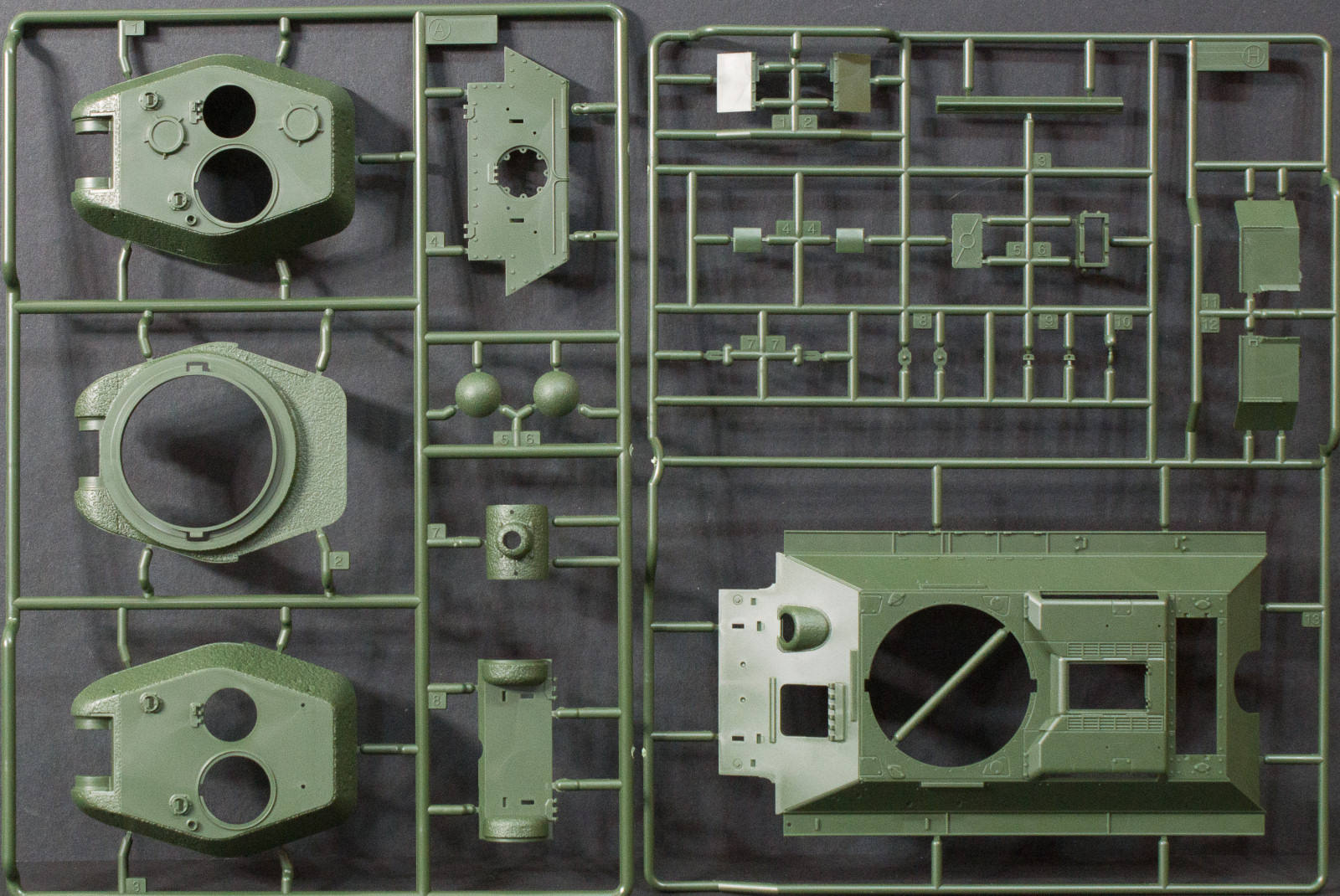 Academy 13290 1/35 T-34/85 No.112 Factory Production Parts Image 01