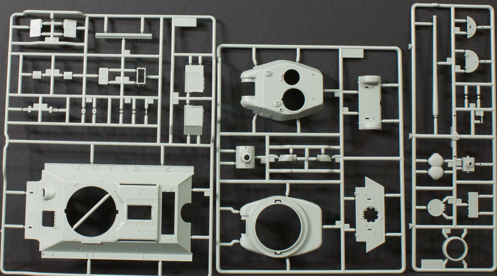 Academy 13295 1/35 T-34/85 No.183 Factory 'Berlin 1945' Parts Image 01