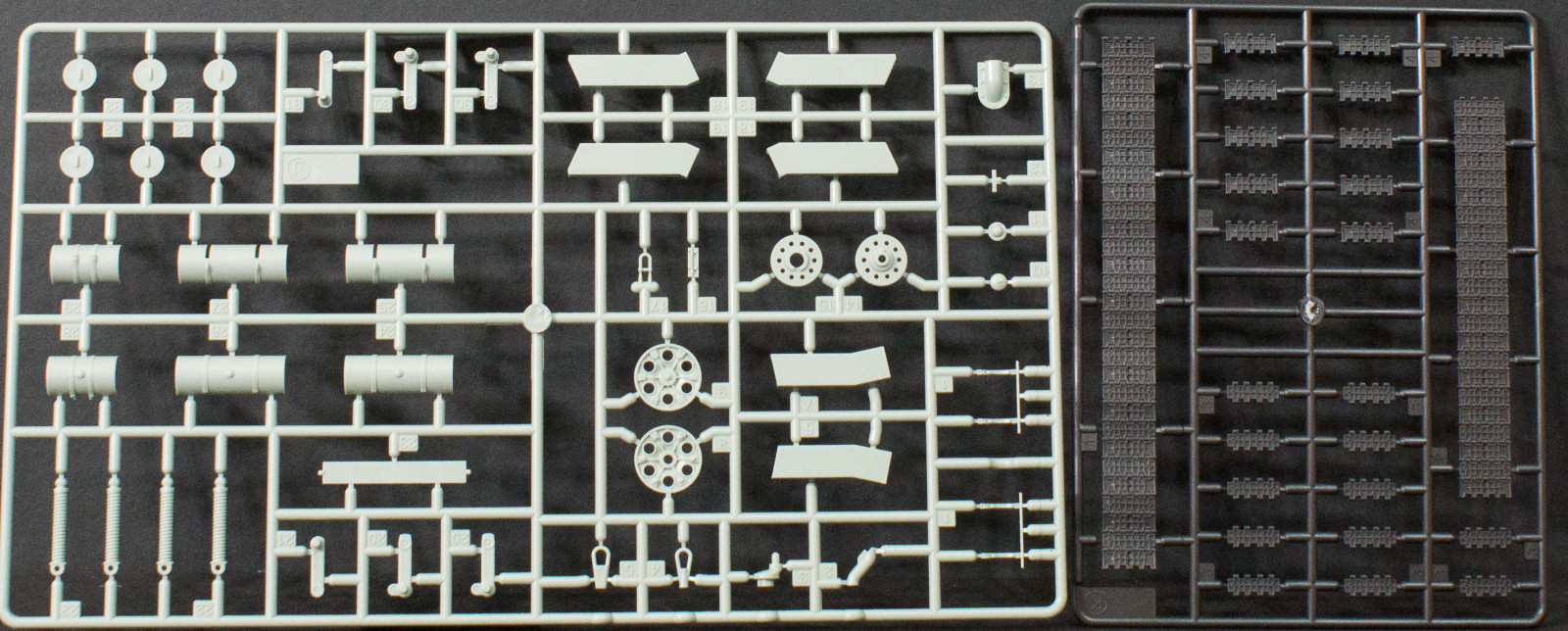 Academy 13295 1/35 T-34/85 No.183 Factory 'Berlin 1945' Parts Image 03