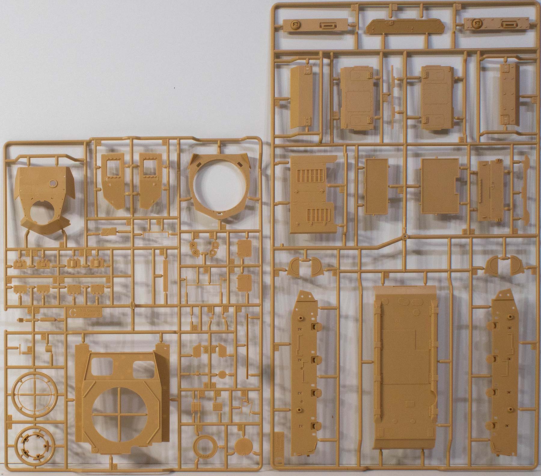Academy 13528 1/35 Panzer IV Ausf.H late-production Parts Image 01