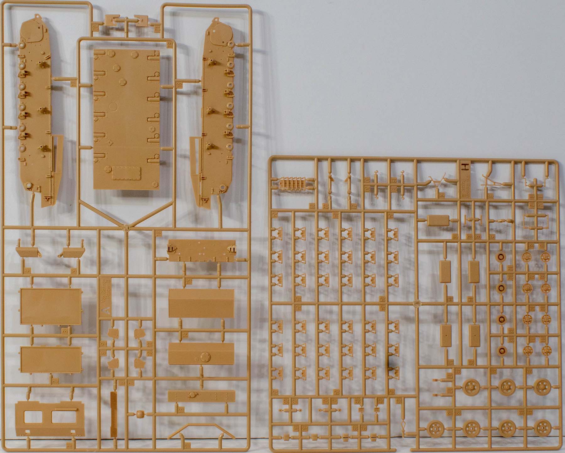 Academy 13531 1/35 Panzer III Ausf.J 'North Africa' Parts Image 02