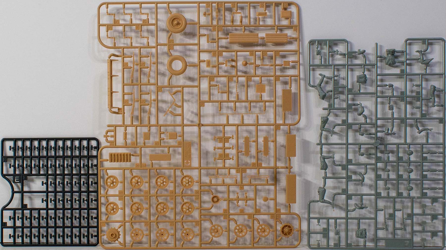 Academy 13540 1/35 Sd.Kfz.251/1 Ausf.C Parts Image 02
