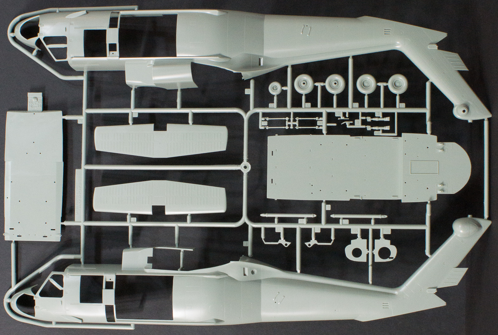 Academy 02217 1/48 AH-60L DAP Blackhawk Parts Image 01