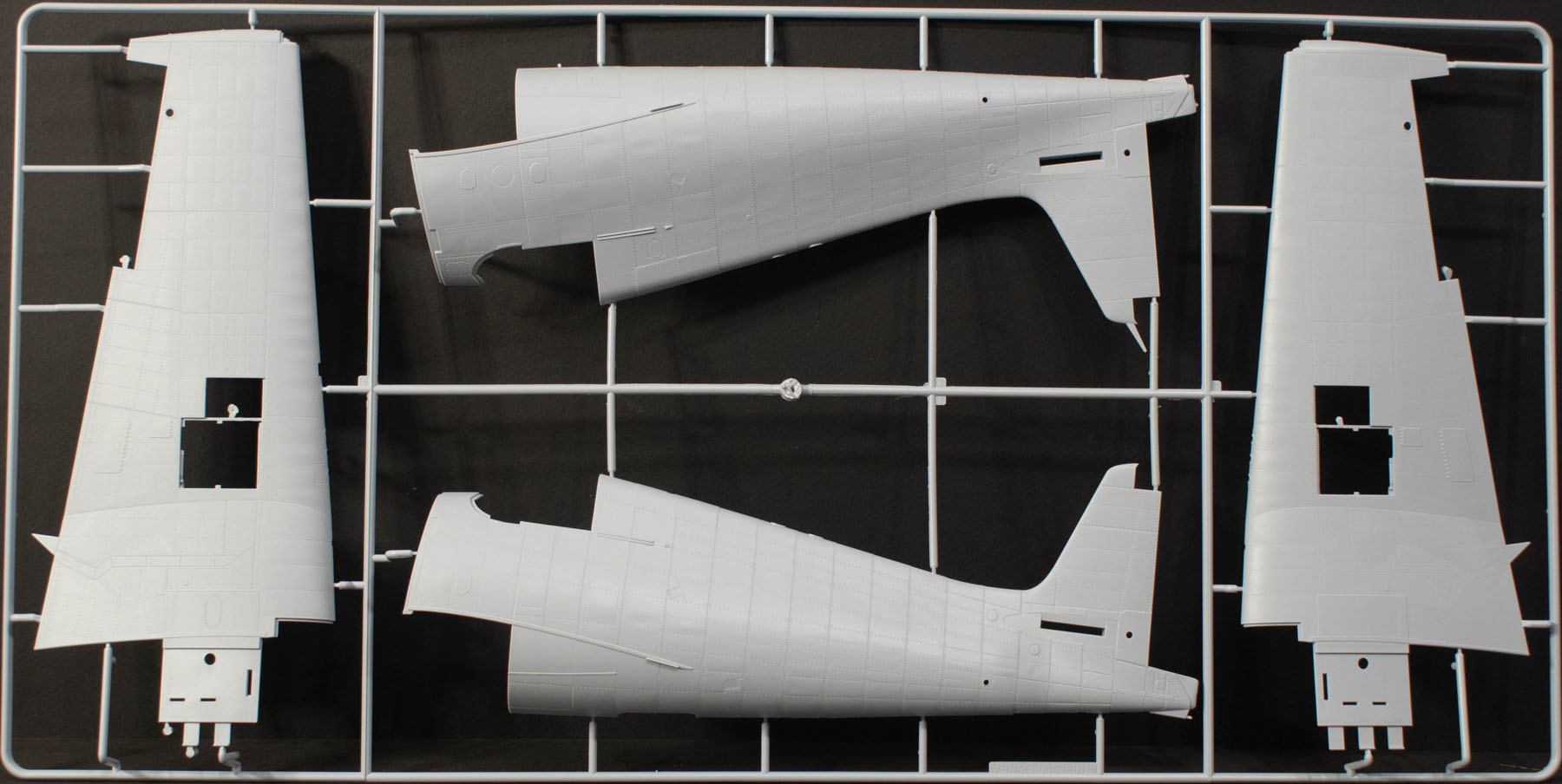 Airfix 19004 1/24 F6F-5 Hellcat Parts Image 01
