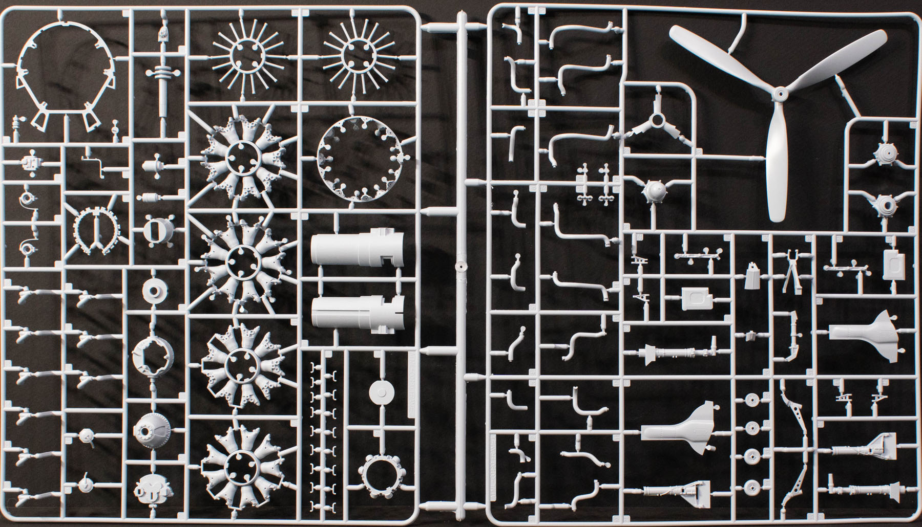 Airfix 19004 1/24 F6F-5 Hellcat Parts Image 05