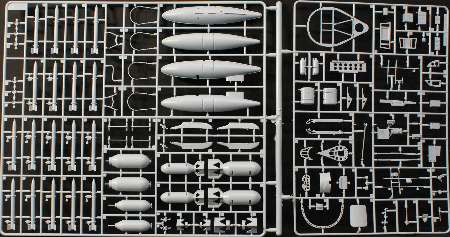Airfix 19004 1/24 F6F-5 Hellcat Parts Image 06