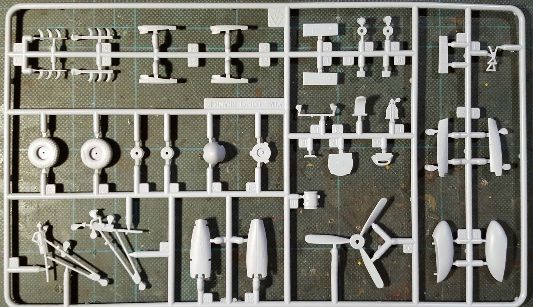 Airfix 4023 1/72 Mosquito B.XVI Parts Image 05