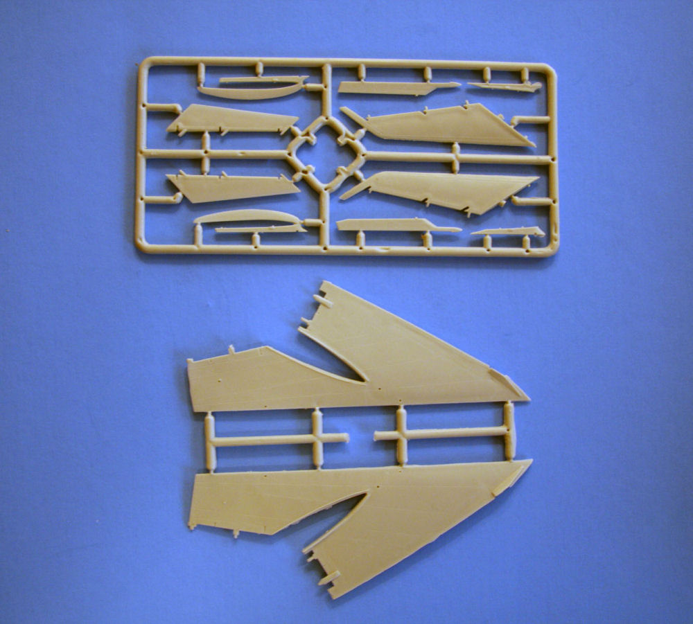 Amodel 72115 1/72 Tu-128UT Pelican Parts Image 02