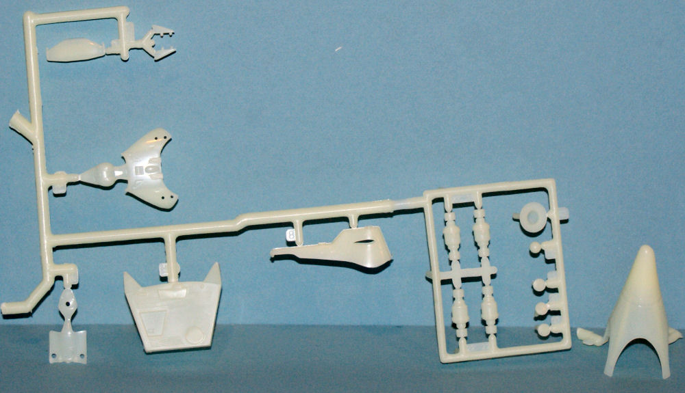 AMT 0622 1/500 UFO Mystery Ship Parts Image 03