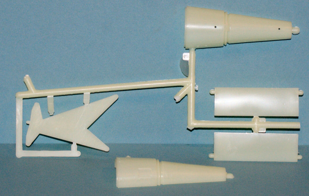 AMT 0622 1/500 UFO Mystery Ship Parts Image 04