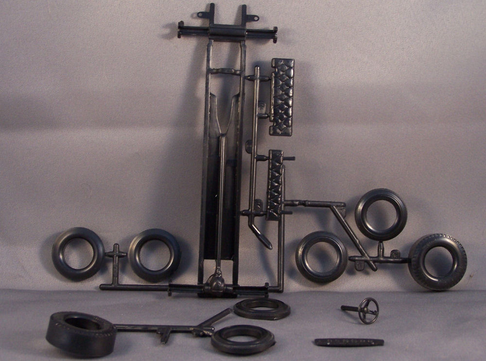 AMT 0647 1/25 Munster Koach Parts Image 03