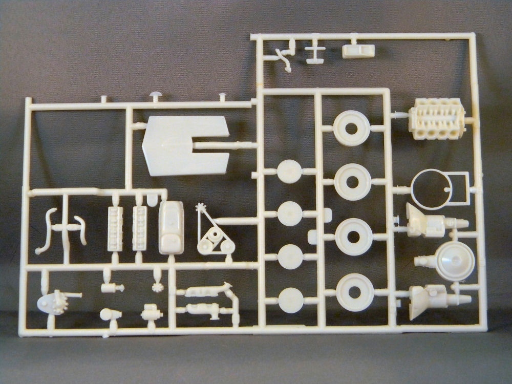 AMT 0703 1/25 1969 Hurst Olds Parts Image 04