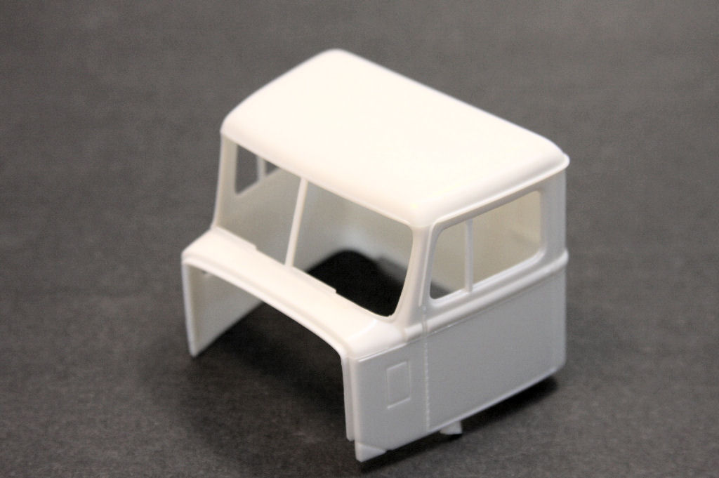 AMT 0724 1/25 White Western Star Parts Image 01