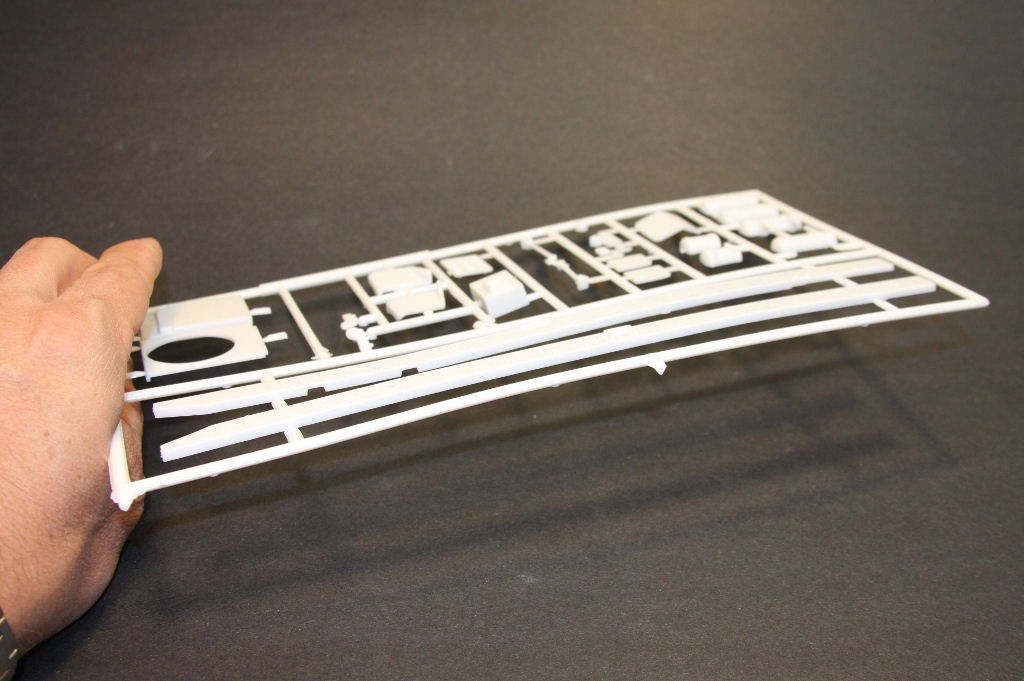 AMT 0724 1/25 White Western Star Parts Image 04