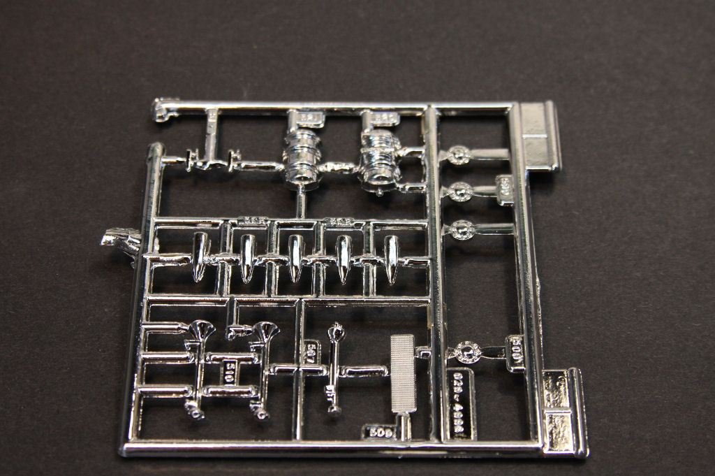 AMT 0724 1/25 White Western Star Parts Image 09