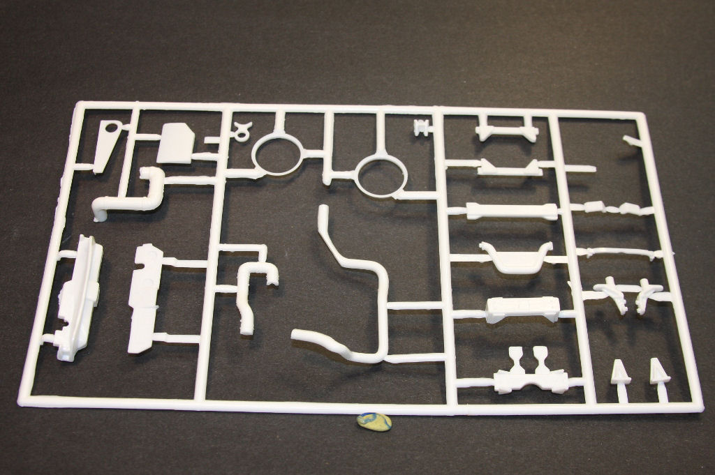 AMT 0724 1/25 White Western Star Parts Image 13