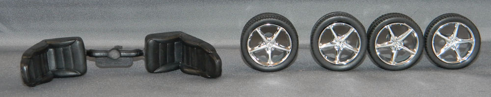 AMT 0733 1/25 2012 Chevy Corvette Convertible Parts Image 02