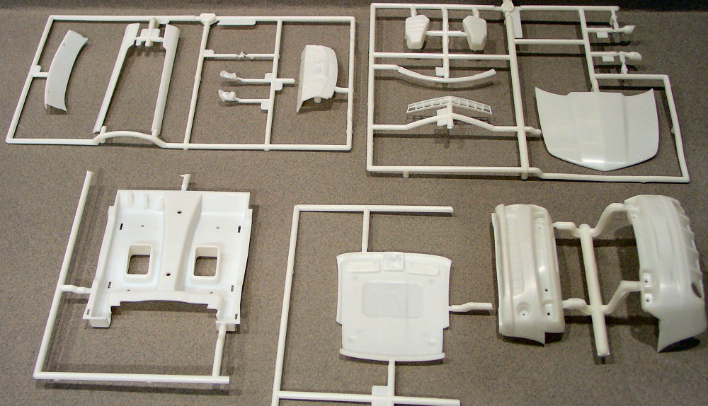 AMT 0742 1/25 2010 Camaro SS/RS Coupe Parts Image 02