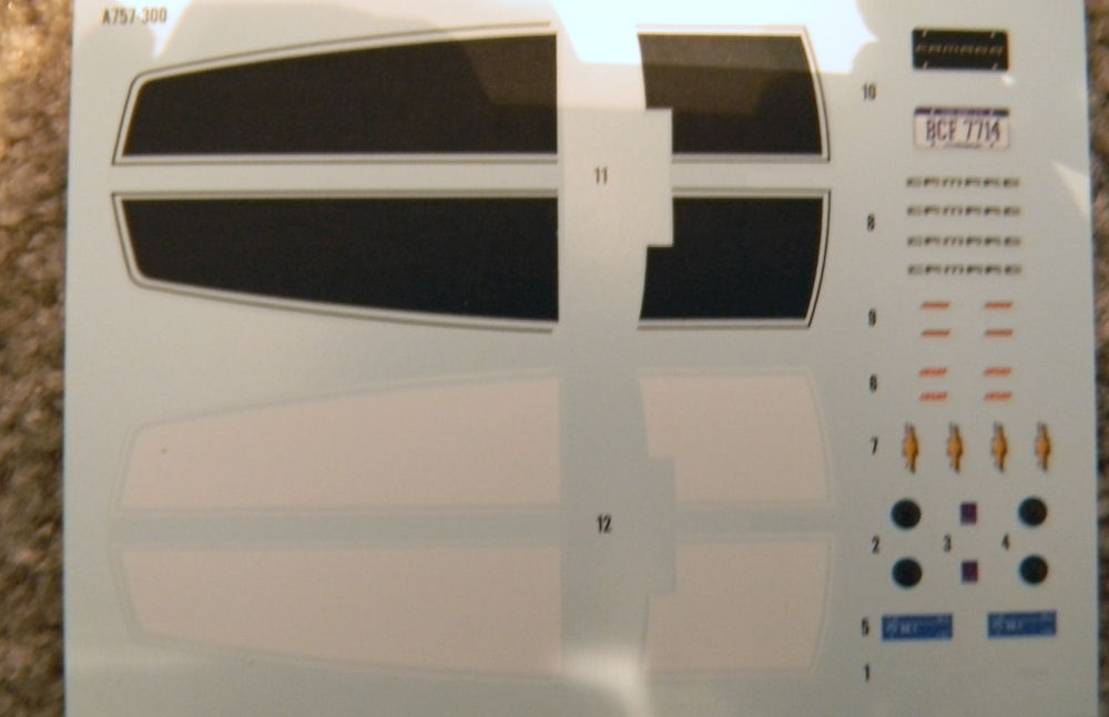 AMT 0757 1/25 2011 Chevy Camaro SS/RS Convertible Parts Image 09