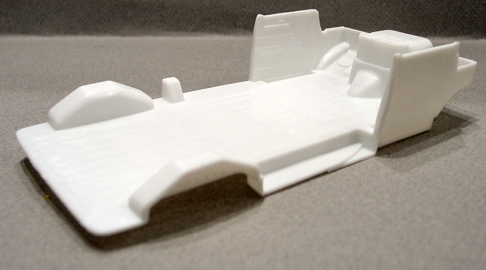 AMT 0767 1/25 1976 Ford Econoline Custom Van Parts Image 02
